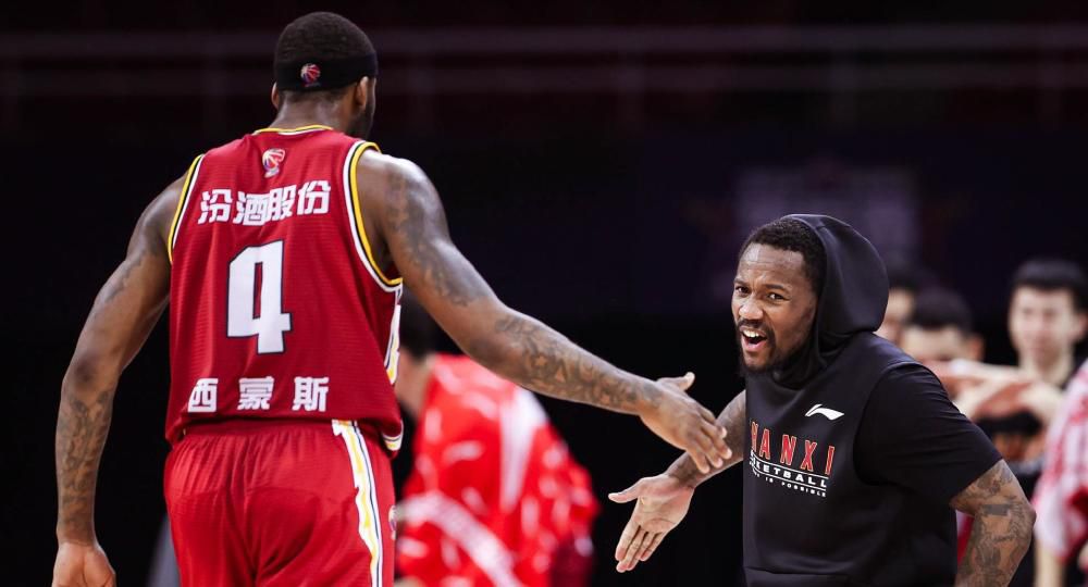 弗拉泰西表示：“两年前，当我想要离开萨索洛的时候，萨索洛CEO卡尔内瓦利和我的经纪人说服我留在萨索洛，他们告诉我那可能不是一个离队的好时机，要想成功有时候不能太心急。
